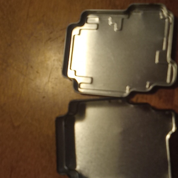 Container - Picture 2 of 3